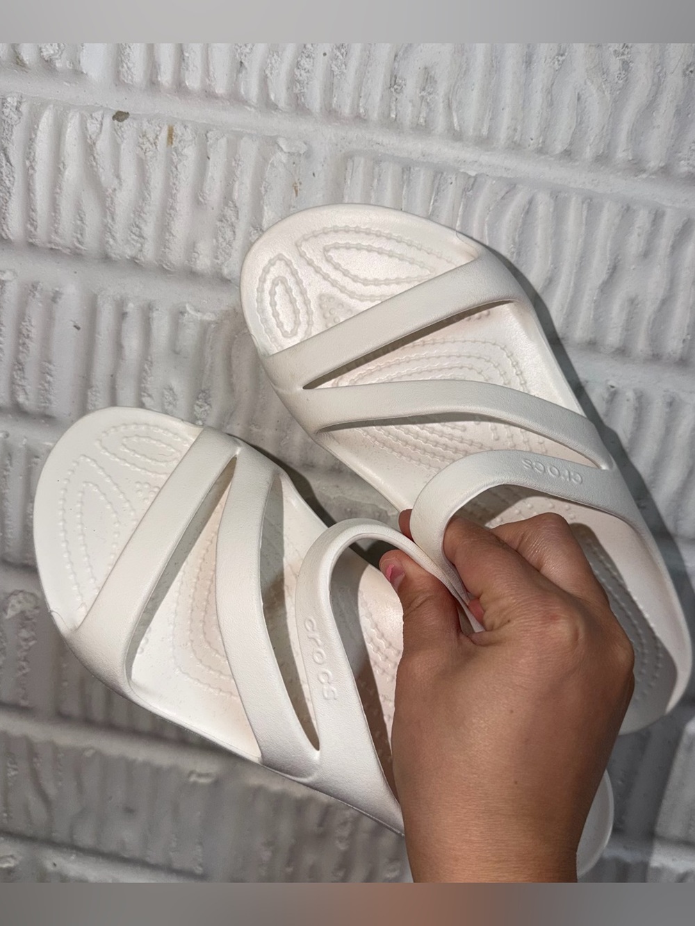 Crocs Women's White Breezy Slide Sandals Size 6 NWOT